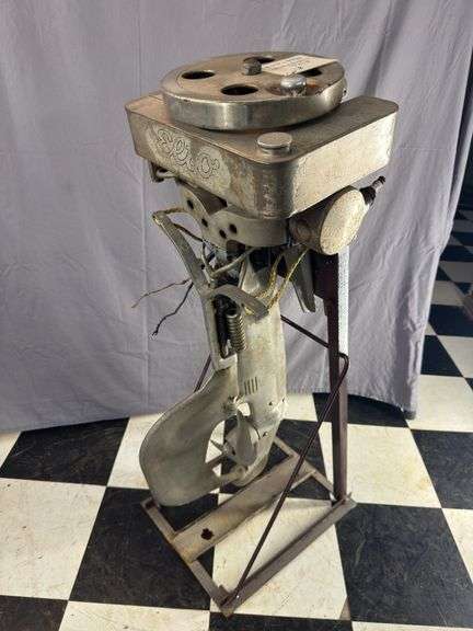 1926 Elto Light Twin outboard motor(stand not included)