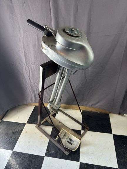 1935 Evinrude Elto outboard motor (stand not included)