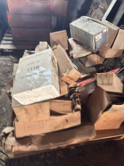 Pallet of bin parts