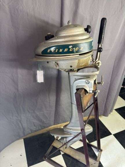 1947 Evinrude Sportsman (stand not included)