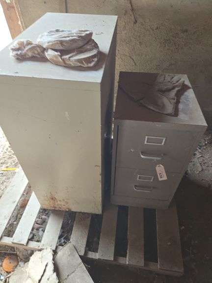 2 file cabinets - 15"x29" & 16"x29"x38"