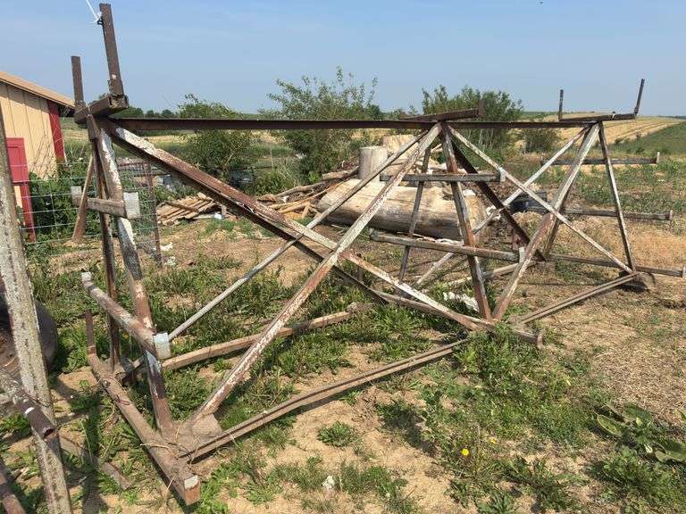 Iron storage rack. Approx 15ft long 5.5ft tall