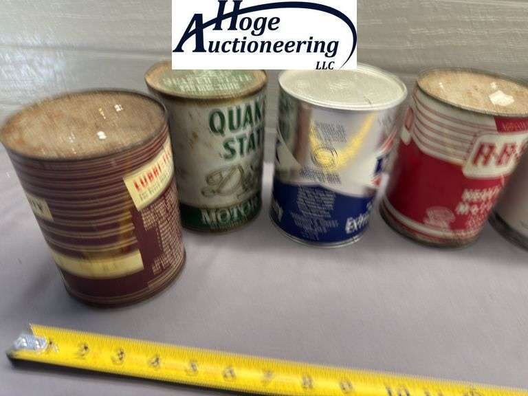 6 one quart cans. 1 Quaker State, 1 Mobil, 1 DX, 1 Archer, 1 RB 500, 1 Phillips 66