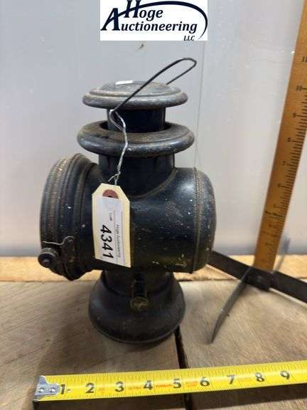 Dietz Royal Side railroad lantern.