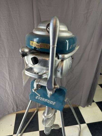 1946 Evinrude 4404 outboard motor