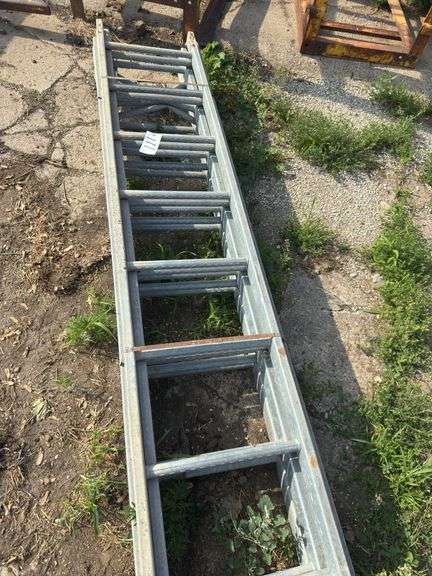 5 sections bin ladders 12ft long, 9 rungs