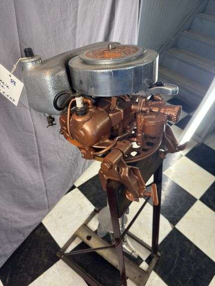 1938 Muncie (rope steer) outboard motor