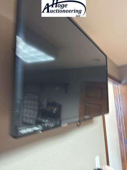 Emerson TV  - remote included