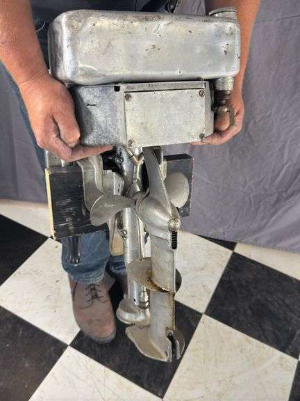 1932 Elto (folding) outboard motor, box - no stand