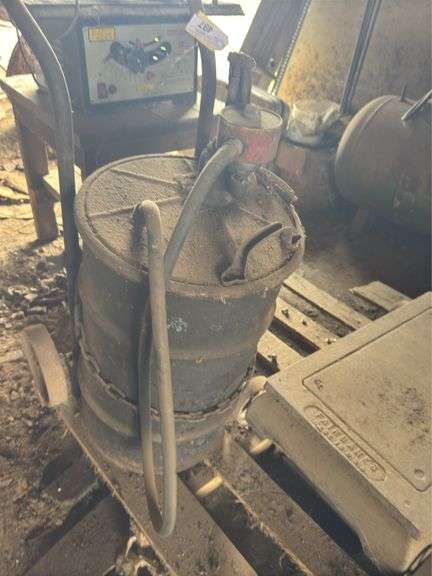 Grease barrel w/pump on 2 wheel cart