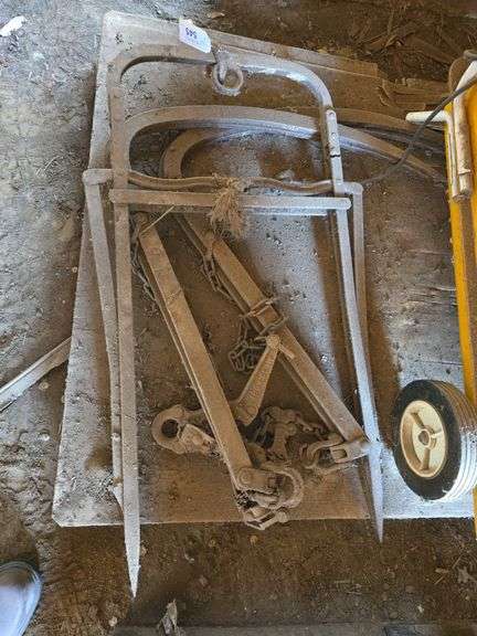 2 hay forks