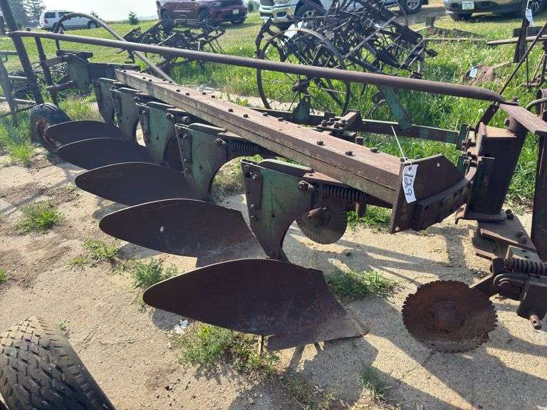 JD 5-16 plow