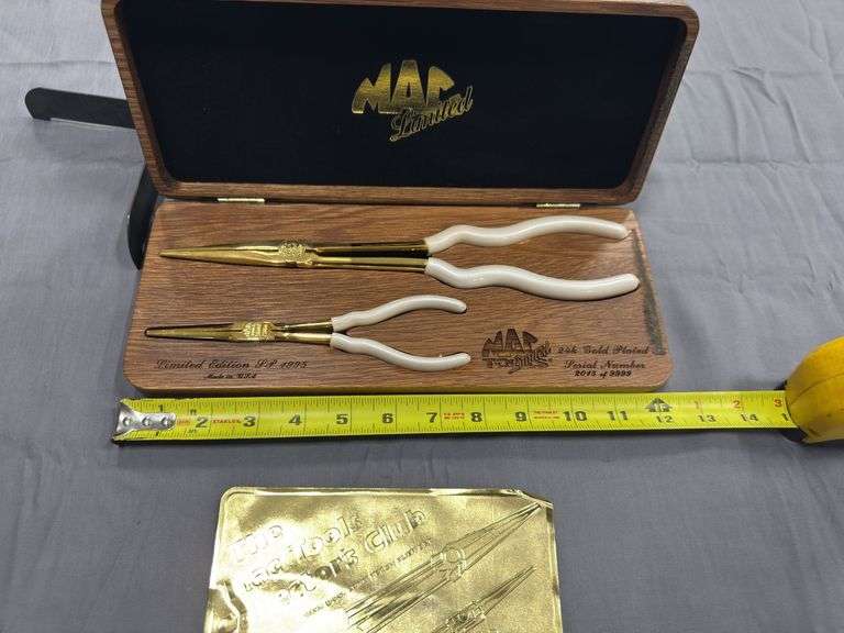 The Mac Tools Collector’s Club 1995 limited edition 2-pc long reach plier set