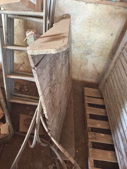 Wood chute- 3.5ftx 3.5ft