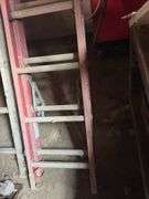 Louisville fiberglass ext ladder. 20ft