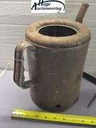 Swingspout one gallon oil dispenser