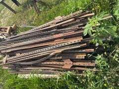 Pallet of T posts. At least 100