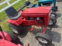 Wheel Horse garden tractor