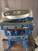 1929 Elite Light weight outboard motor (w/box- no stand)