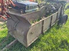 Vintage JD yard art manure spreader