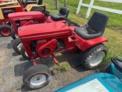 Wheel Horse garden tractor