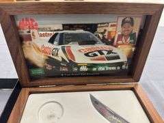 Mac Tools John Force pocket knife and case.