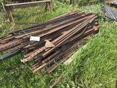 Pallet of T posts. At least 100