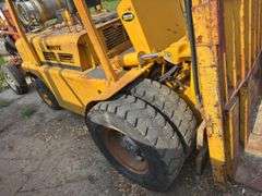 White MY70 LPG forklift. Hasn't ran in years. 7k lift, 4ft forks