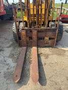 White MY70 LPG forklift. Hasn't ran in years. 7k lift, 4ft forks