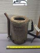 Swingspout one gallon oil dispenser