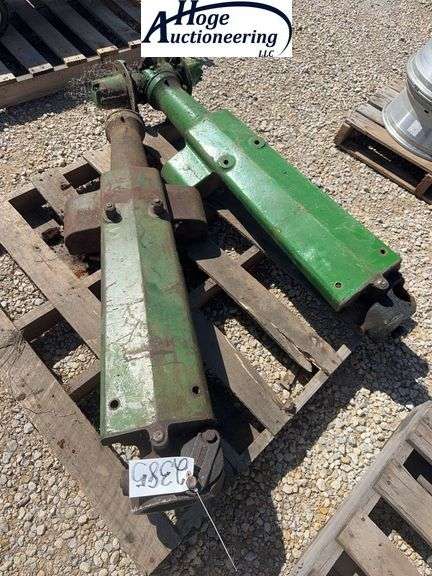 JD front post (may fit 41A) - Hoge Auctioneering LLC