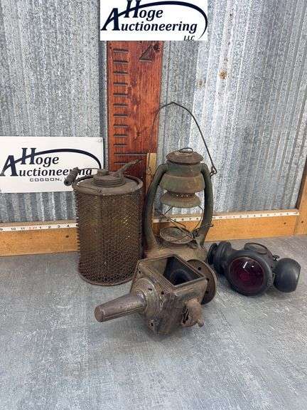 LANTERN, LIGHT, GLASS OIL W/ WIRE BASKET