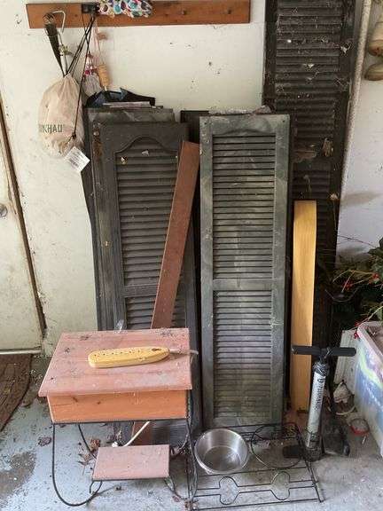 Shutters, contents of picture