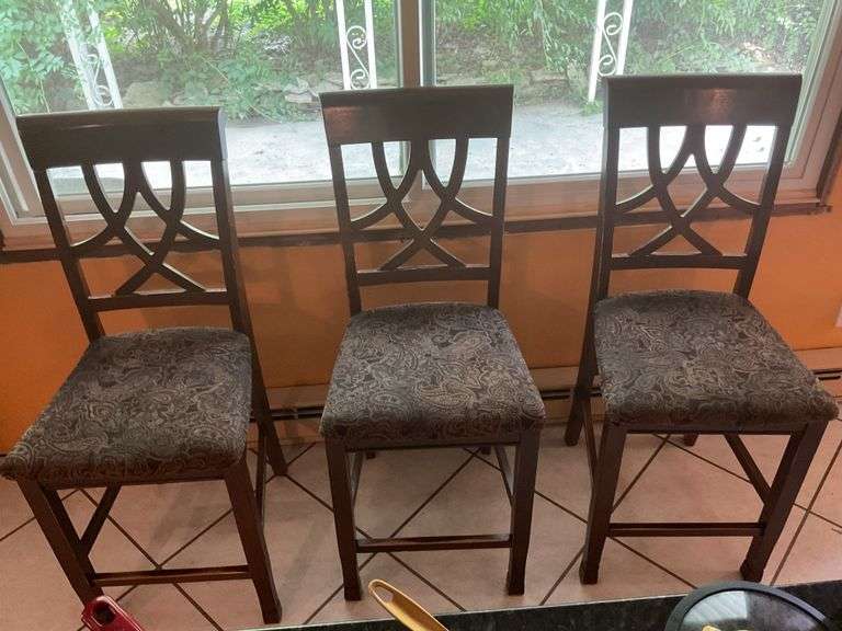 3 barstools