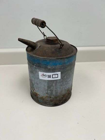 Oil can