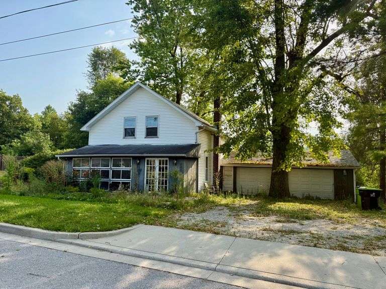 Online Only Real Estate Auction, 482 Commercial Street, Roanoke IN 46783