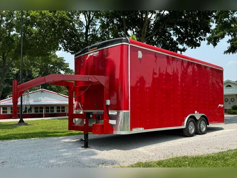 Homesteader 8x20x8 Enclosed Gooseneck