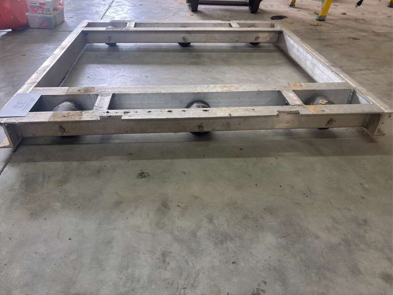 42 in x 42 in Equipment Dolley