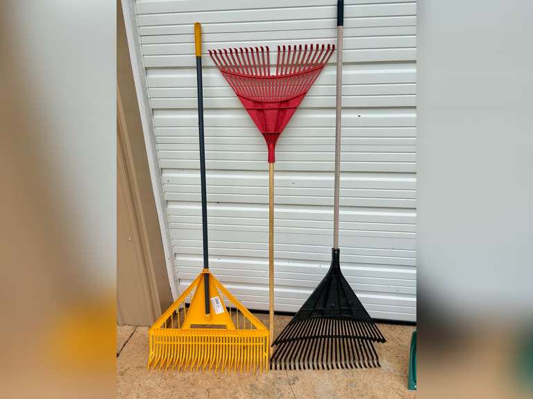 Garden/ Yard Rakes - Hoover's Auctions & Real Estate LLC