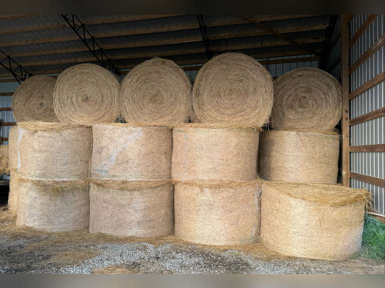 25 Hay Round Bales