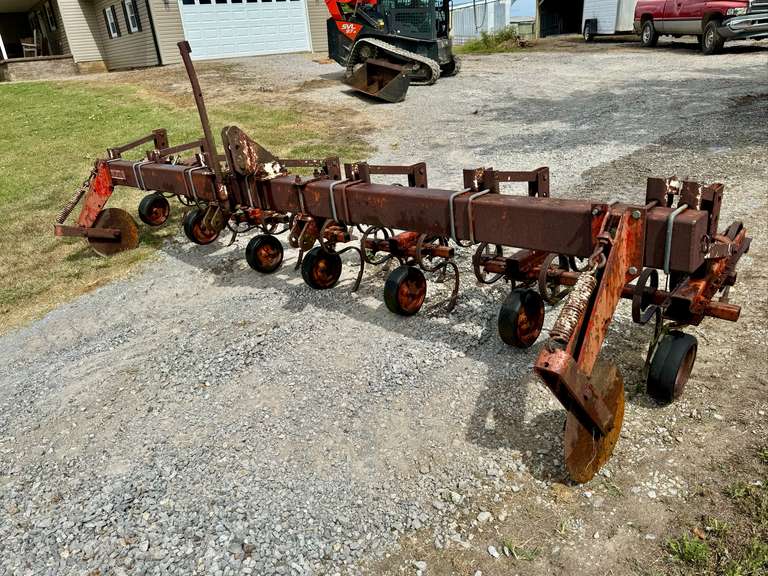 15' 6 Row Cultivator