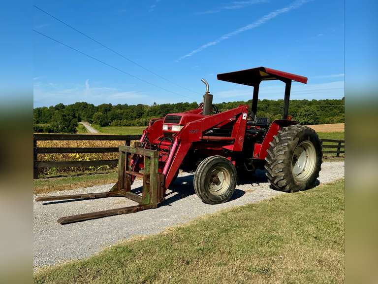 Case International 895 Diesel Tractor