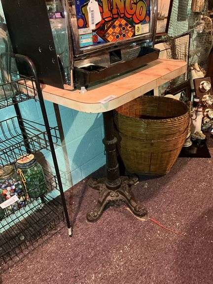 Square metal base pedestal table - no contents