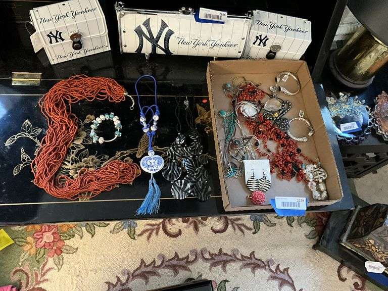 Costume jewelry: beads, liquid silver, bracelets