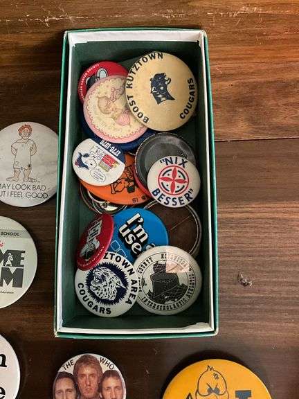 Vintage pinback button collection - Hurley Real Estate & Auctions
