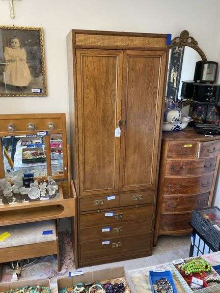 Linen press/chest of drawers w/ cane panel at top - no contents