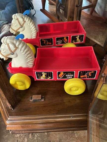 It’s Circus Time horse & wagon pull toy