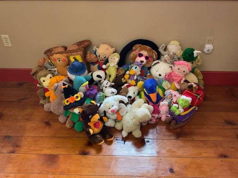 Stuffed Animals Hurley Real Estate Auctions stuffed-animals-hurley-real-estate-auctions