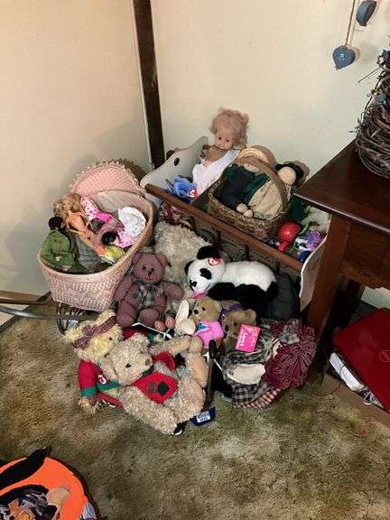 Wicker doll buggy, doll cradle, dolls, Teddy bears, basket