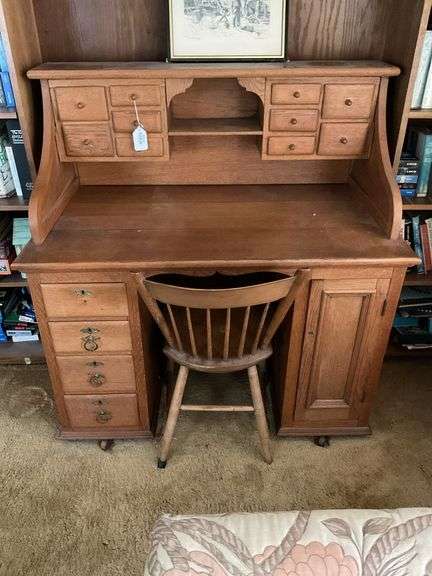 Oak desk w/ rear gallery of drawers, w/ chair